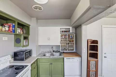 Kitchen - 917 E Glass Ave, Spokane, WA 99207 photo 3 of 4