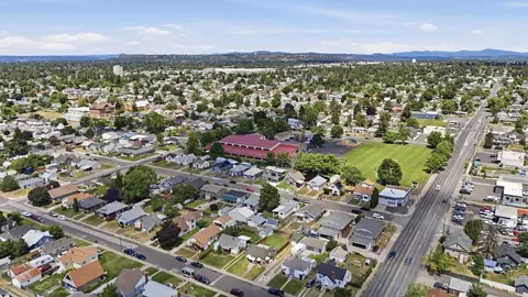 View/Area - 917 E Glass Ave, Spokane, WA 99207 photo 5 of 9