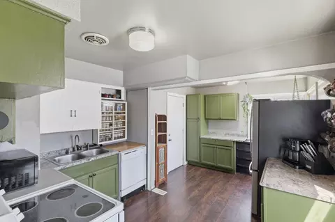 Kitchen - 917 E Glass Ave, Spokane, WA 99207 photo 1 of 4
