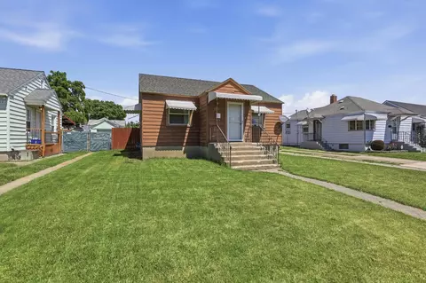 Exterior - 917 E Glass Ave, Spokane, WA 99207 photo 8 of 9