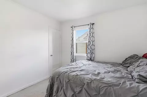 Bedroom - 917 E Glass Ave, Spokane, WA 99207 photo 4 of 4