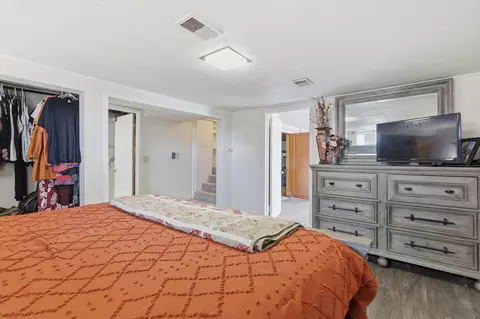 Bedroom - 917 E Glass Ave, Spokane, WA 99207 photo 2 of 4