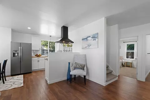 Entry Way - 2803 E Hartson Ave, Spokane, WA 99202 photo 1 of 3