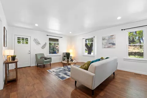 Living - 2803 E Hartson Ave, Spokane, WA 99202 photo 3 of 3