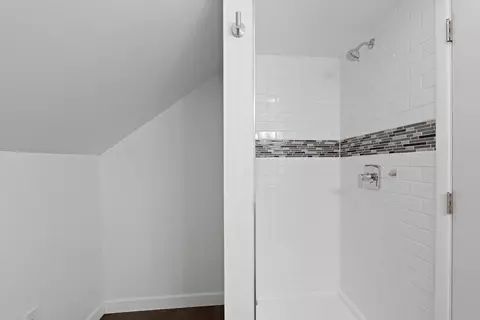 Bath - 2803 E Hartson Ave, Spokane, WA 99202 photo 3 of 3