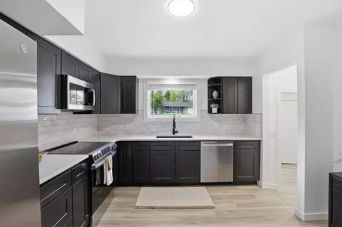 Kitchen - 11406 E 19th Ave, Spokane Valley, WA 99206 photo 1 of 4