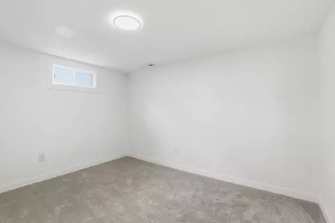 Bedroom - 11406 E 19th Ave, Spokane Valley, WA 99206 photo 5 of 8