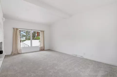 Living - 11406 E 19th Ave, Spokane Valley, WA 99206 photo 2 of 10
