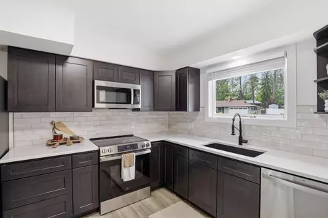 Kitchen - 11406 E 19th Ave, Spokane Valley, WA 99206 photo 4 of 4