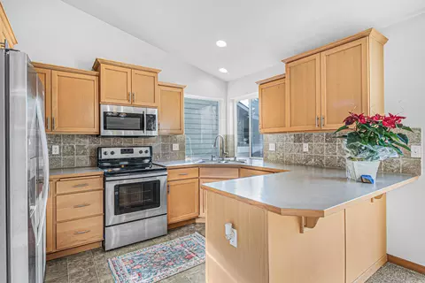 Kitchen - 1706 E Vanetta Ave, Spokane, WA 99217 photo 2 of 3