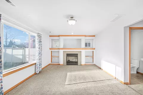 Living - 1706 E Vanetta Ave, Spokane, WA 99217 photo 4 of 5