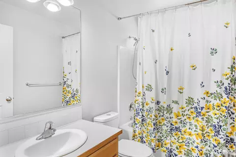 Bath - 1706 E Vanetta Ave, Spokane, WA 99217 photo 2 of 2