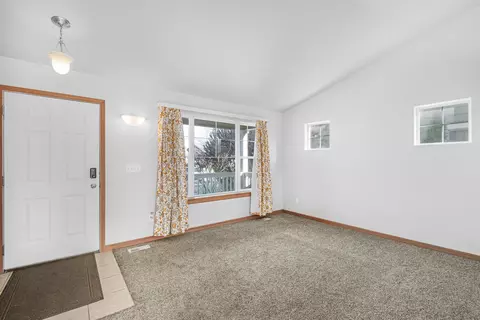 Living - 1706 E Vanetta Ave, Spokane, WA 99217 photo 1 of 5