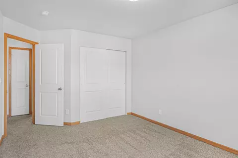Bedroom - 1706 E Vanetta Ave, Spokane, WA 99217 photo 6 of 7