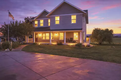 6321 E Peone Rd, Mead, WA 99021