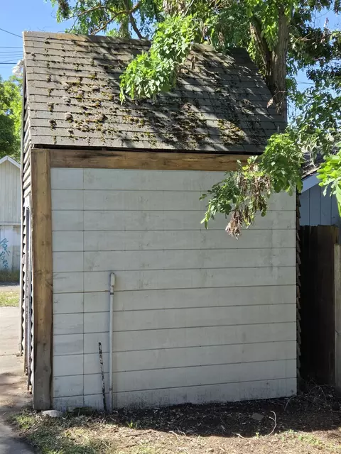 516 Ermina Ave, Spokane, WA 99207 photo 24