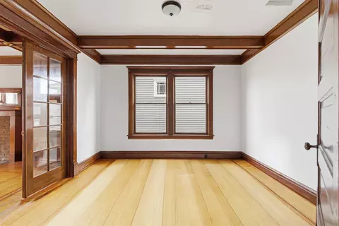 Living - 1027 W Maxwell Ave, Spokane, WA 99201 photo 1 of 8