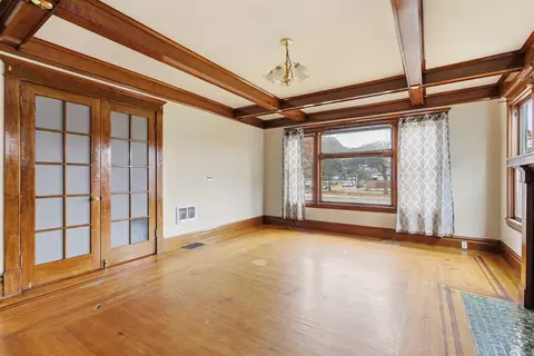Living - 1027 W Maxwell Ave, Spokane, WA 99201 photo 4 of 8