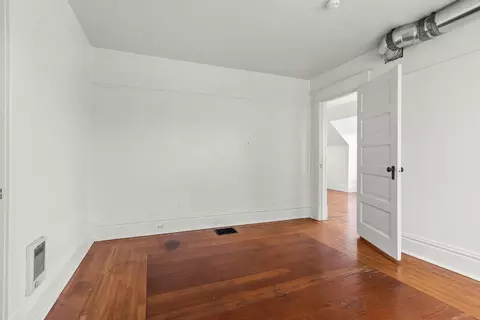 Bedroom - 1027 W Maxwell Ave, Spokane, WA 99201 photo 3 of 3