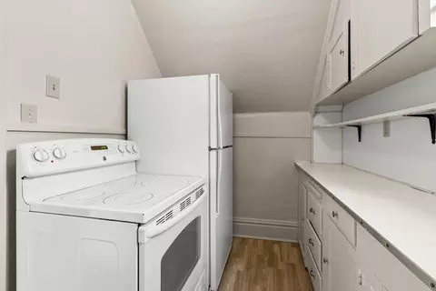 Kitchen - 1027 W Maxwell Ave, Spokane, WA 99201 photo 4 of 4