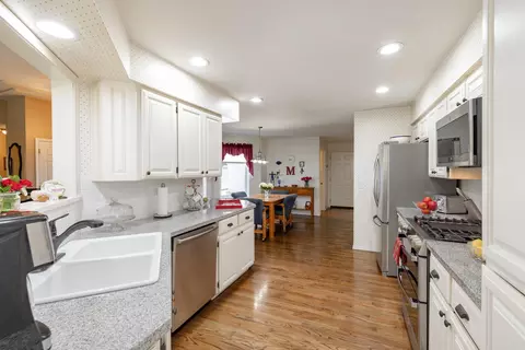 Kitchen - 40 E Falcon Ave, Spokane, WA 99218 photo 3 of 3