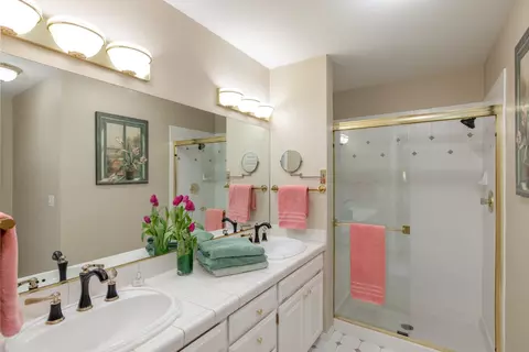 Bath - 40 E Falcon Ave, Spokane, WA 99218 photo 1 of 3