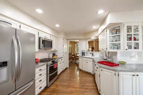 Kitchen - 40 E Falcon Ave, Spokane, WA 99218 photo 2 of 3