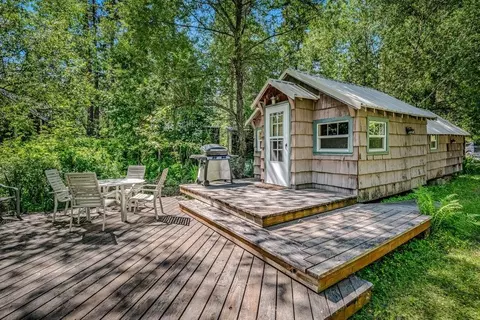 40 Poirier Rd, Newport, WA 99156