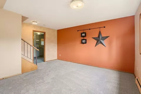 Living - 1922 E 36th Ave, Spokane, WA 99203 photo 7 of 8