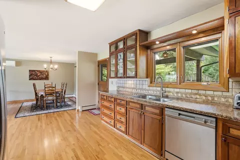 Kitchen - 1922 E 36th Ave, Spokane, WA 99203 photo 3 of 4