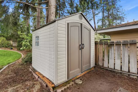 Exterior - 1922 E 36th Ave, Spokane, WA 99203 photo 6 of 8