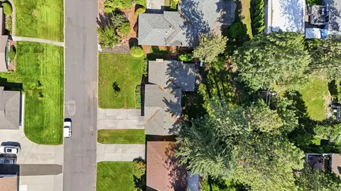 View/Area - 1922 E 36th Ave, Spokane, WA 99203 photo 3 of 6