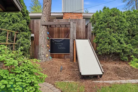 Exterior - 1922 E 36th Ave, Spokane, WA 99203 photo 7 of 8