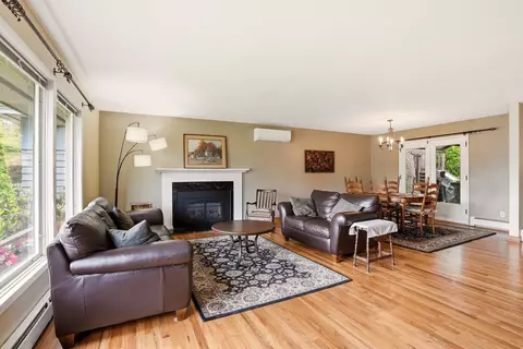 Living - 1922 E 36th Ave, Spokane, WA 99203 photo 2 of 8