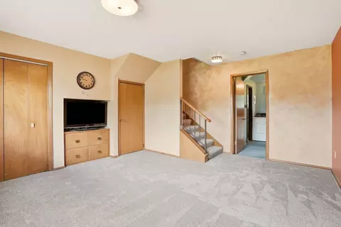 Living - 1922 E 36th Ave, Spokane, WA 99203 photo 6 of 8