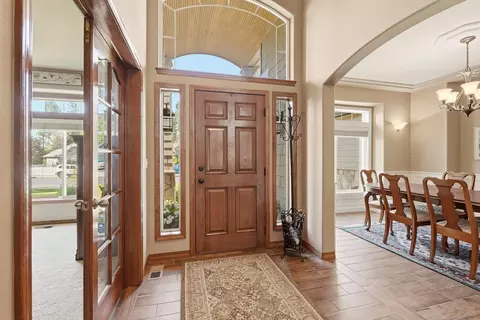 Entry Way - 1215 E Huron Dr, Spokane, WA 99208 photo 1 of 2