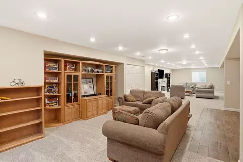 Living - 1215 E Huron Dr, Spokane, WA 99208 photo 6 of 8