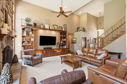 Living - 1215 E Huron Dr, Spokane, WA 99208 photo 3 of 8