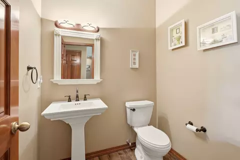 Bath - 1215 E Huron Dr, Spokane, WA 99208 photo 1 of 7