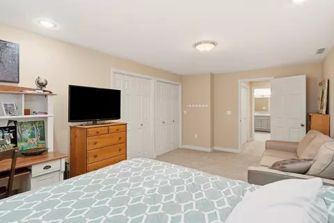 Bedroom - 1215 E Huron Dr, Spokane, WA 99208 photo 6 of 6