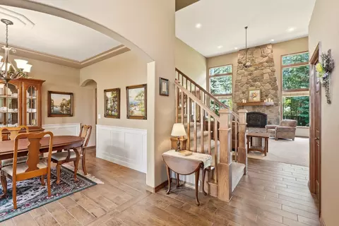 Entry Way - 1215 E Huron Dr, Spokane, WA 99208 photo 2 of 2