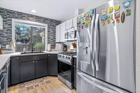 Kitchen - 4026 E 24th Ave, Spokane, WA 99223 photo 4 of 4