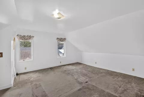 Bedroom - 1118 Everett Ave, Spokane, WA 99207 photo 7 of 8