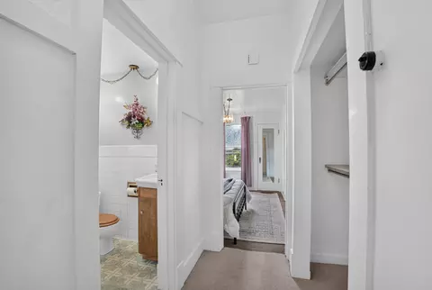 Entry Way - 1118 Everett Ave, Spokane, WA 99207 photo 2 of 3