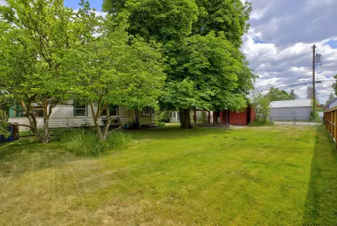 Exterior - 1118 Everett Ave, Spokane, WA 99207 photo 7 of 13