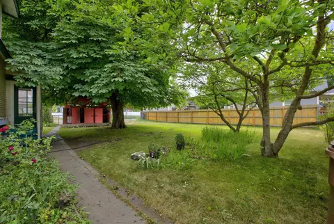 Exterior - 1118 Everett Ave, Spokane, WA 99207 photo 8 of 13