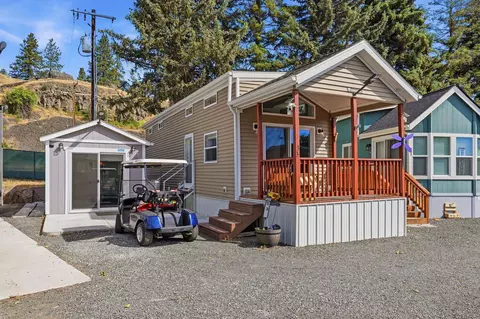 18617 W Williams Lake Rd # 33, Cheney, WA 99004