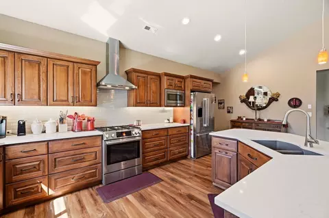 Kitchen - 2106 E Aspen Ln, Spokane, WA 99205 photo 5 of 6