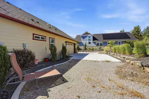 Exterior - 2106 E Aspen Ln, Spokane, WA 99205 photo 6 of 7
