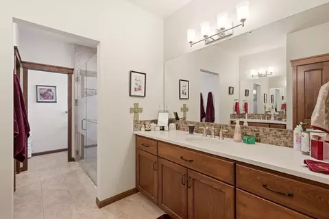 Bath - 2106 E Aspen Ln, Spokane, WA 99205 photo 1 of 3